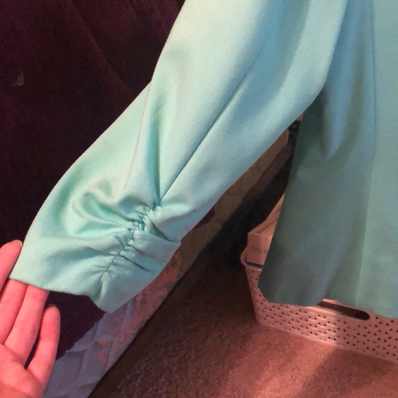Teal colored blazer! - Picture 3 of 5